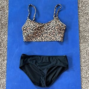 Aerie bikini with tags. Never been worn. Still has intact panty liner.